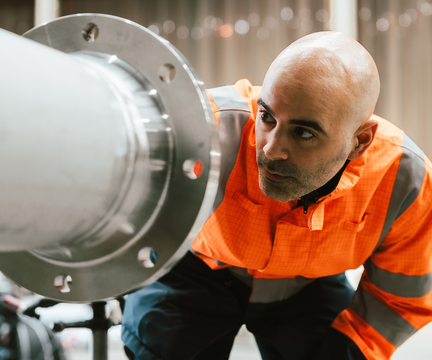 Inspection of piping installations during execution.